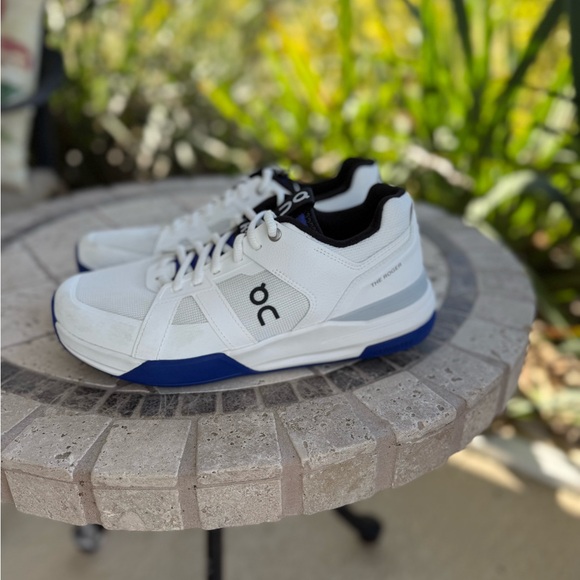 ON Rogers Pro Tennis shoes. Size Women 9 - Picture 2 of 7
